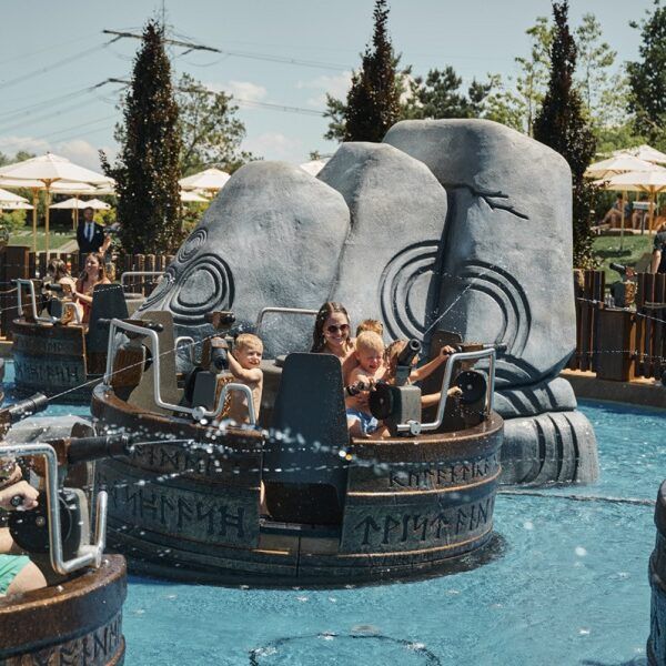 Europa-Park opent interactieve watercarrousel