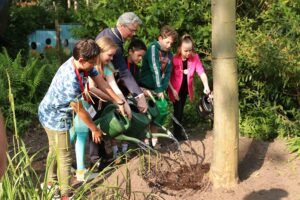 Burgemeester plant jubileumboom