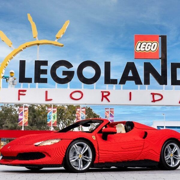 LEGO® Ferrari Build en Race officieel geopend